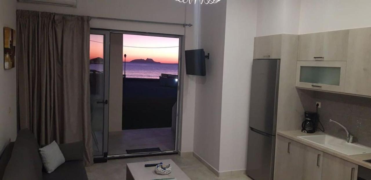 Coral Sea Apartment Kokkinos Pyrgos Exterior foto