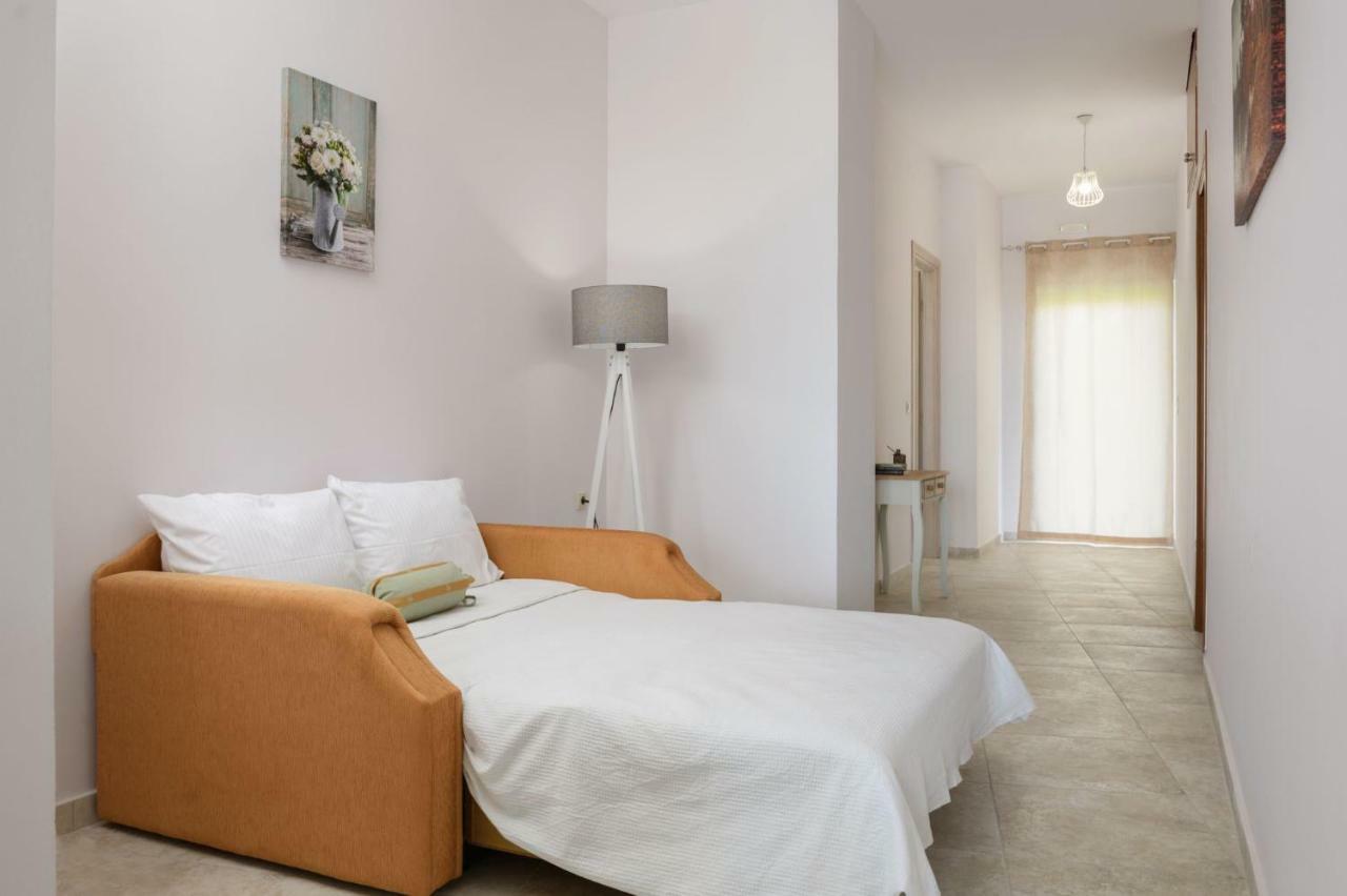 Coral Sea Apartment Kokkinos Pyrgos Exterior foto