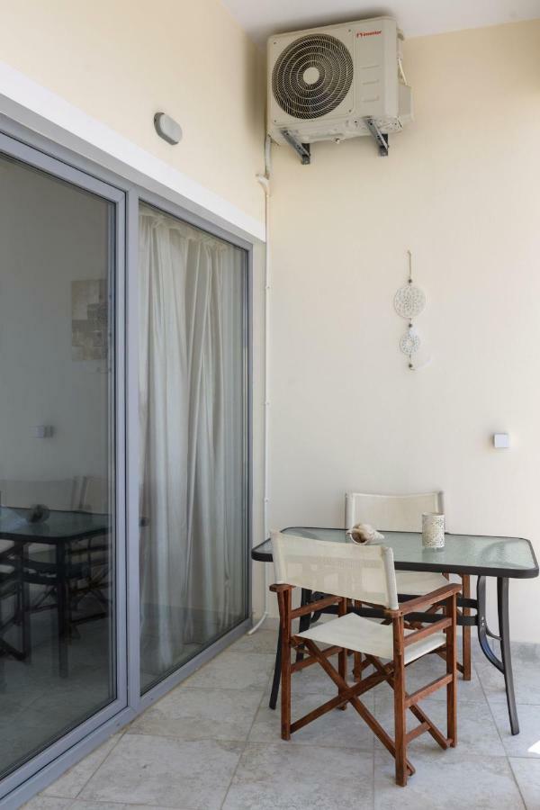 Coral Sea Apartment Kokkinos Pyrgos Exterior foto