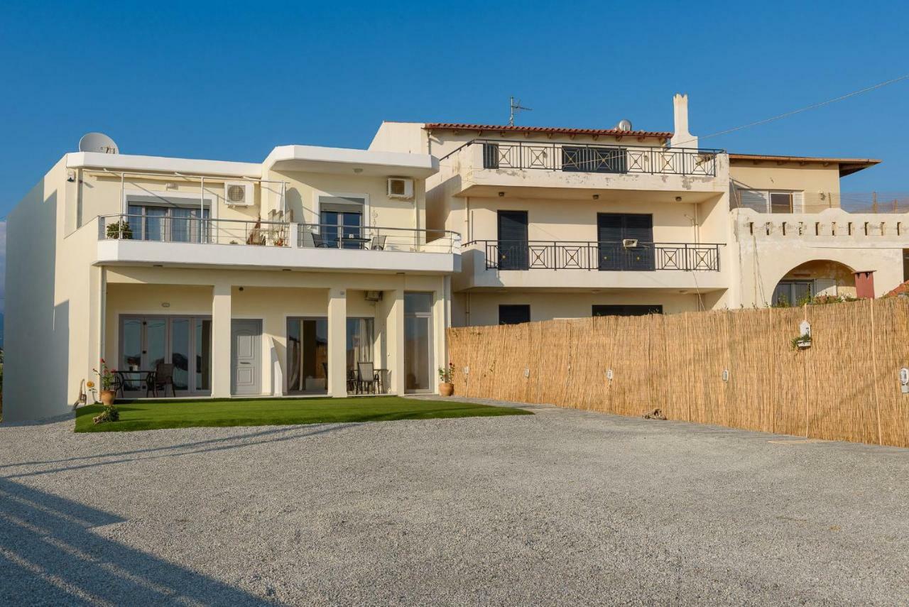 Coral Sea Apartment Kokkinos Pyrgos Exterior foto